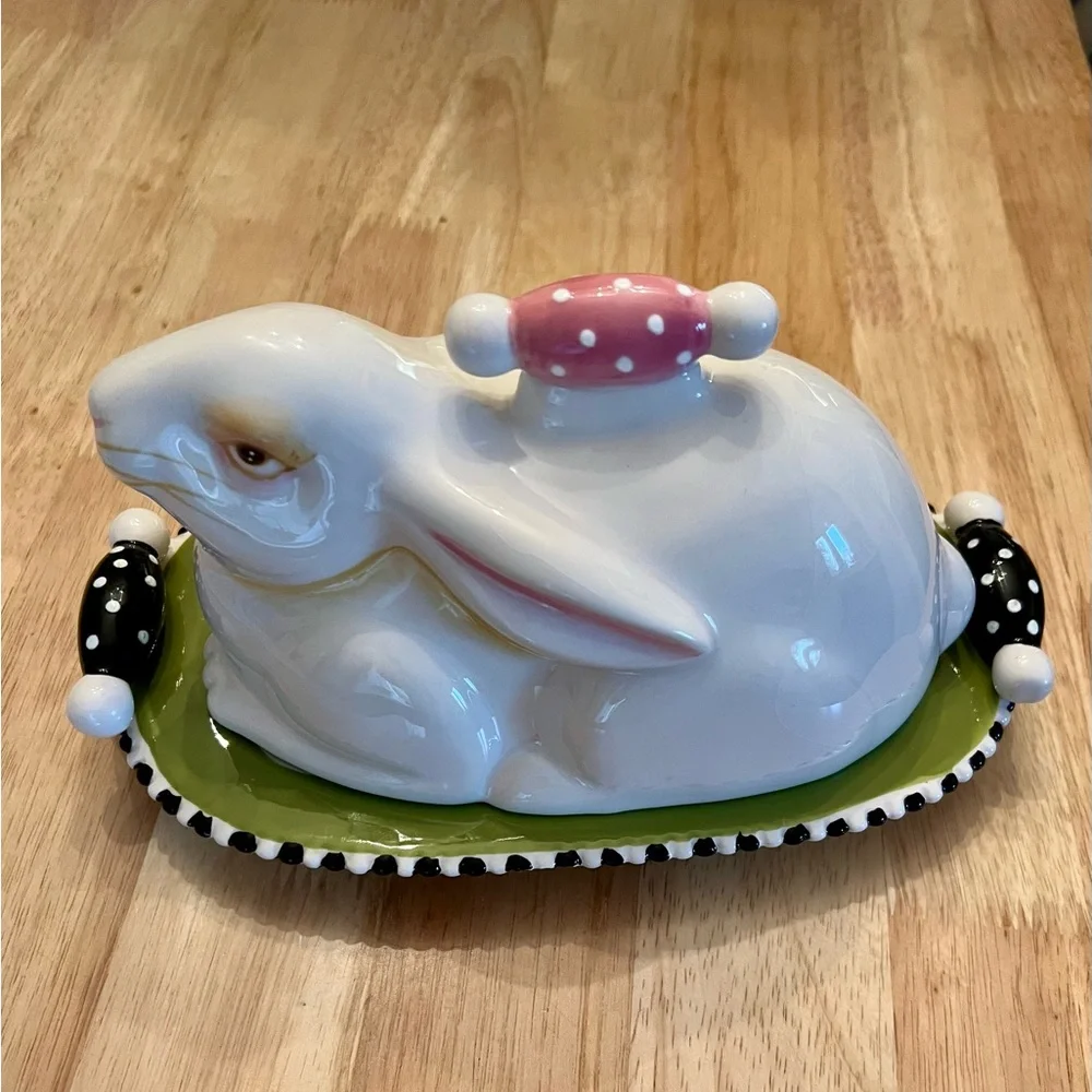 Mackenzie-Child’s lookalike?  Ceramic Bunny Butter/Cheese Dish - Picture 2 of 7